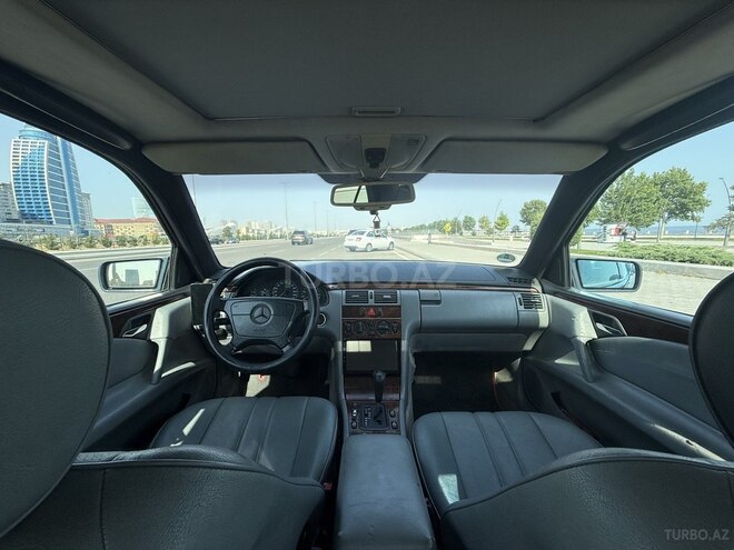 Mercedes E 240 1998, 216,000 km - 2.4 l - Bakı