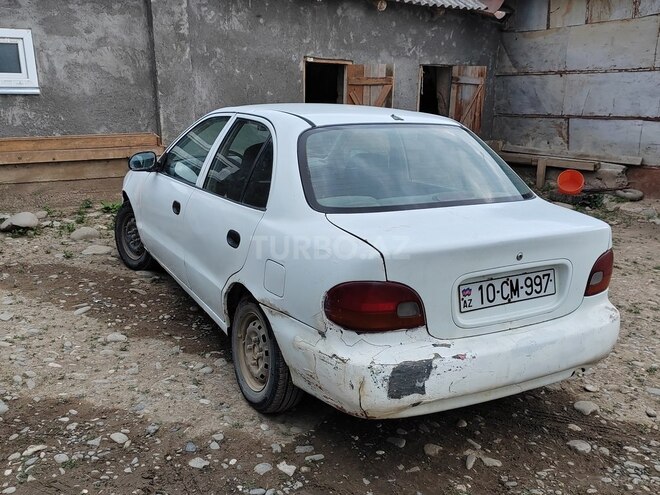Hyundai Accent 1995, 495,000 km - 1.5 л - Qusar