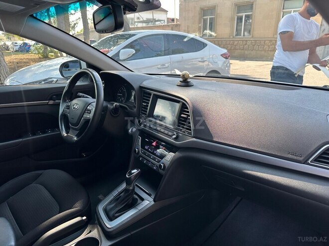 Hyundai Elantra 2018, 68,317 km - 2.0 l - Bakı