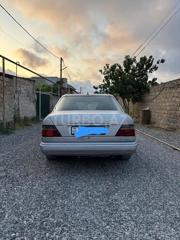 Mercedes E 220 1994, 350,000 km - 2.2 л - Bakı