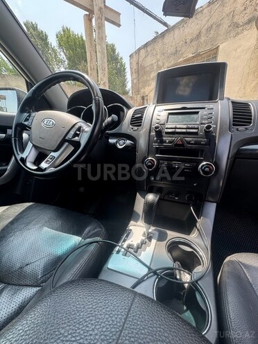Kia Sorento-8