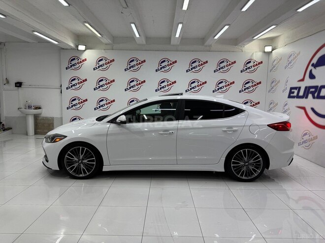 Hyundai Elantra-5