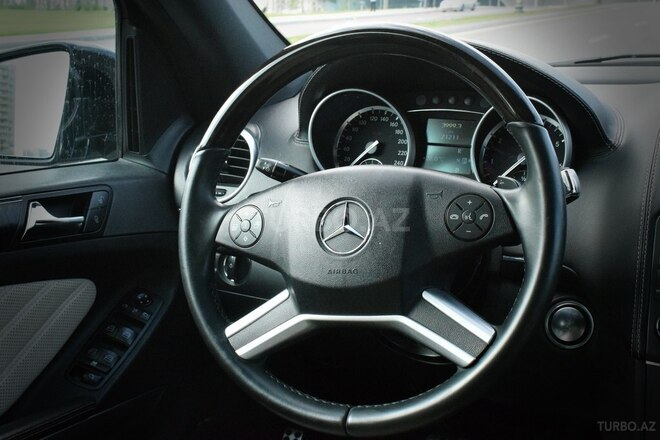 Mercedes GL 500 4MATIC 2012, 195,000 km - 5.5 l - Bakı