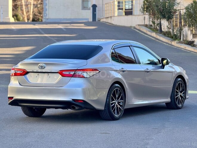 Toyota Camry-6