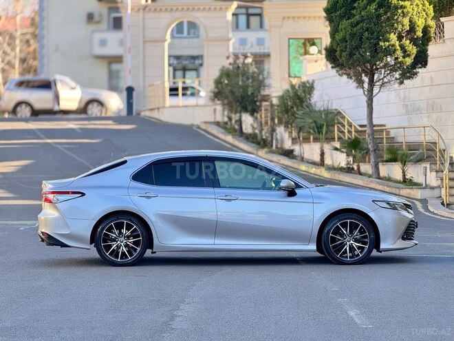 Toyota Camry-5