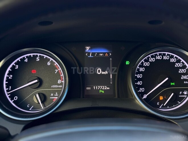 Toyota Camry-13