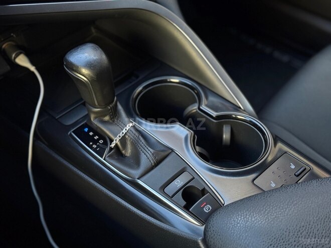 Toyota Camry-14