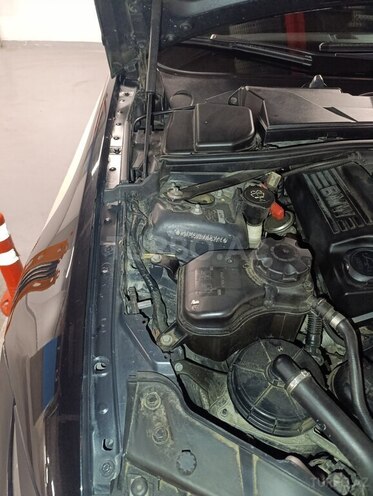 BMW 320-17