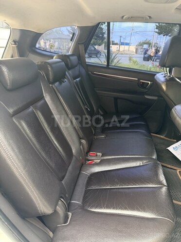 Hyundai Santa Fe-10