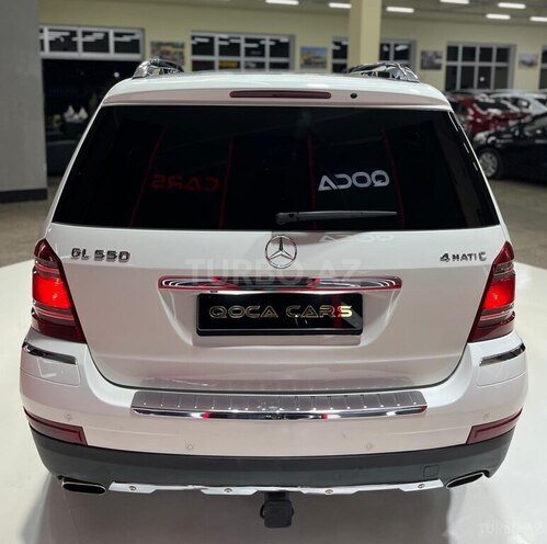 Mercedes GL 550-12