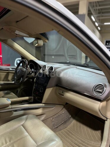 Mercedes GL 550-16