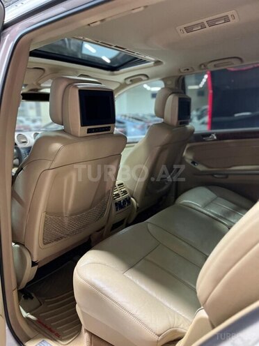 Mercedes GL 550-19