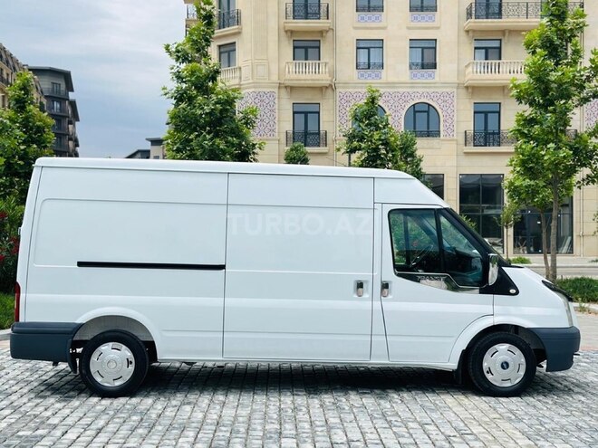 Ford Transit-9