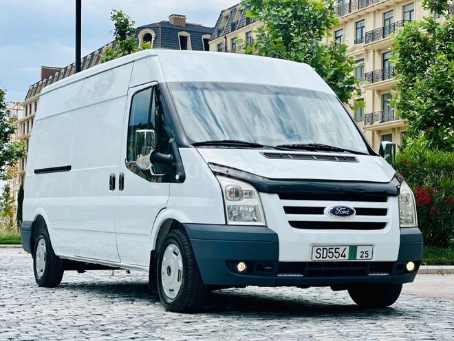 Ford Transit-8