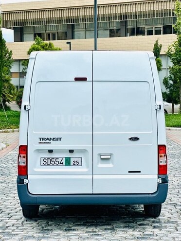 Ford Transit-11