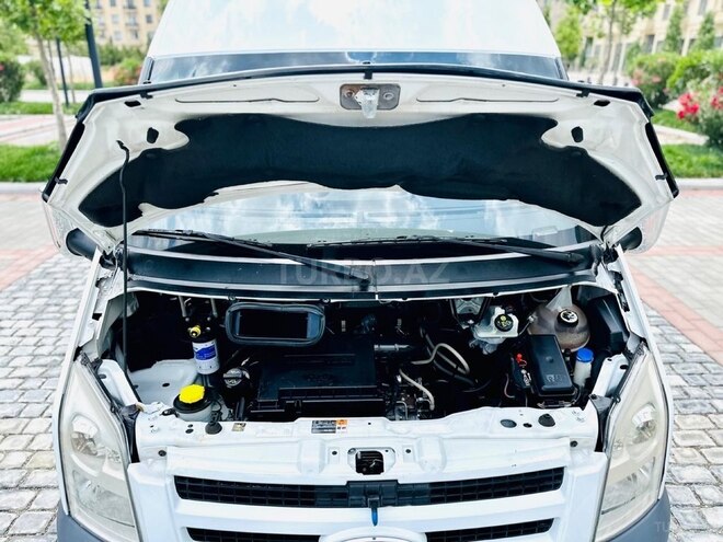 Ford Transit-18