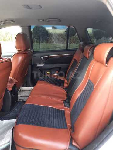 Hyundai Santa Fe-11