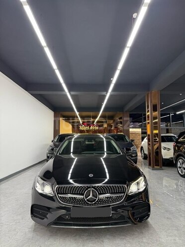 Mercedes E 220 d-1