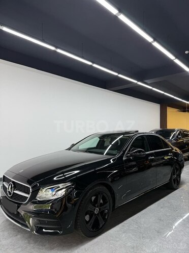 Mercedes E 220 d-3