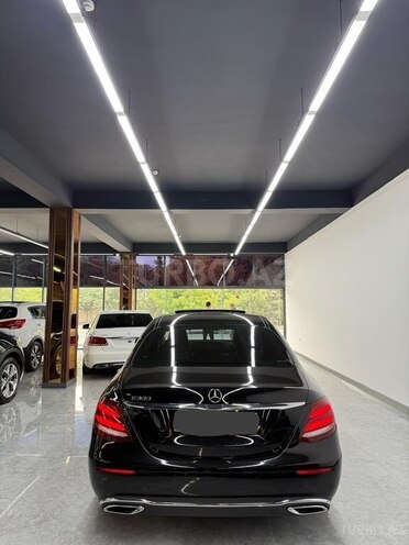 Mercedes E 220 d-5
