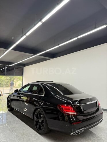 Mercedes E 220 d-6