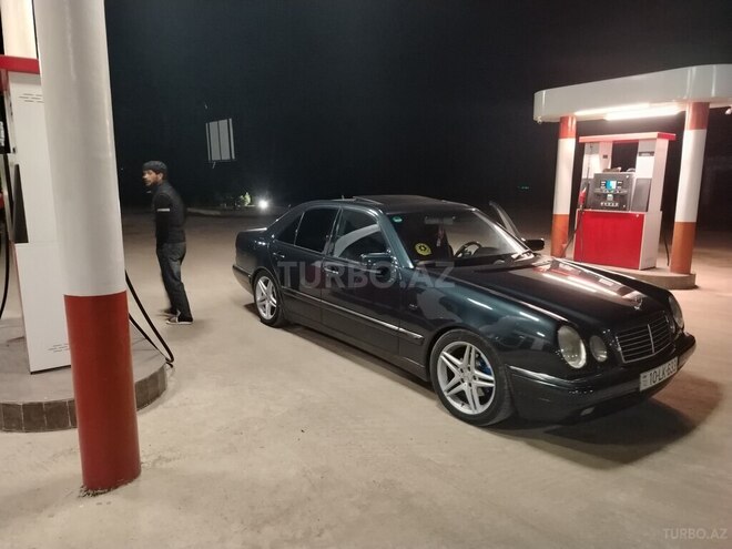 Mercedes E 230 1997, 218,000 km - 2.3 l - Qazax