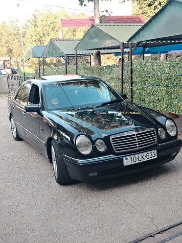 Mercedes E 230 1997, 218,000 km - 2.3 l - Qazax