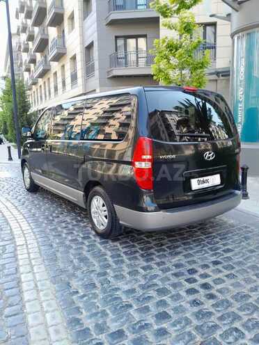 Hyundai H-1-12