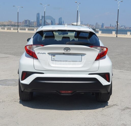 Toyota C-HR 2018, 124,402 km - 2.0 l - Bakı