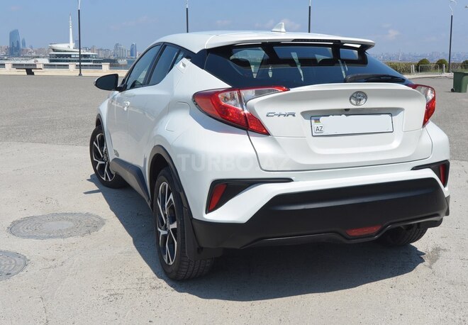 Toyota C-HR 2018, 124,402 km - 2.0 l - Bakı
