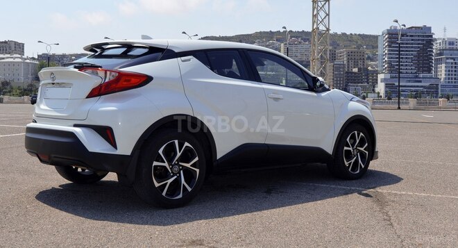 Toyota C-HR 2018, 124,402 km - 2.0 l - Bakı