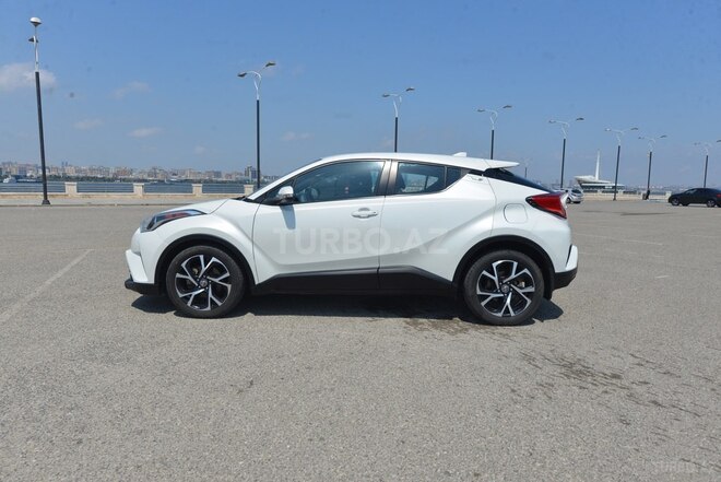 Toyota C-HR 2018, 124,402 km - 2.0 l - Bakı