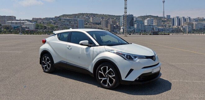 Toyota C-HR 2018, 124,402 km - 2.0 l - Bakı