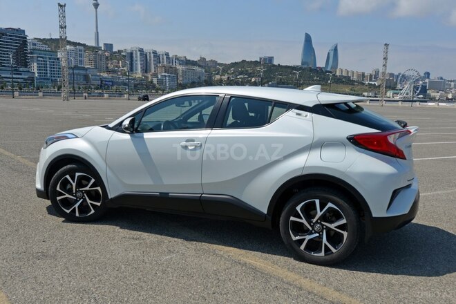 Toyota C-HR 2018, 124,402 km - 2.0 l - Bakı