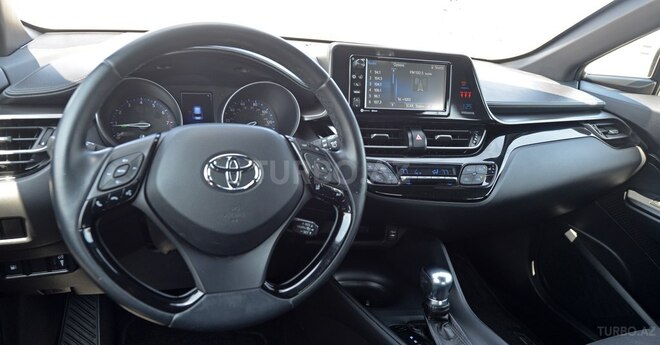 Toyota C-HR 2018, 124,402 km - 2.0 l - Bakı