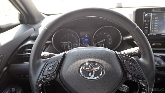 Toyota C-HR 2018, 124,402 km - 2.0 l - Bakı