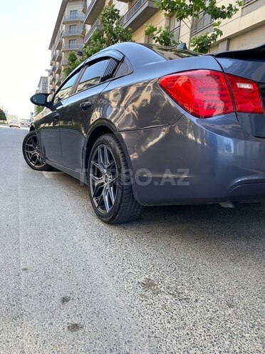 Chevrolet Cruze-13