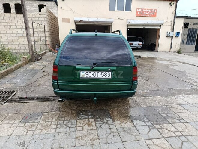 Opel Astra 1996, 200,000 km - 1.6 l - Quba