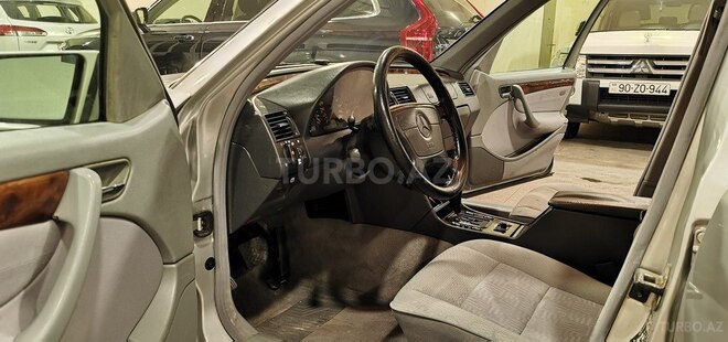 Mercedes C 180-7