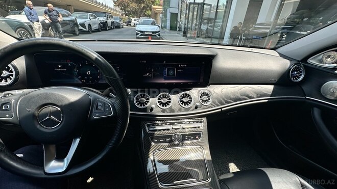 Mercedes E 200 d-12
