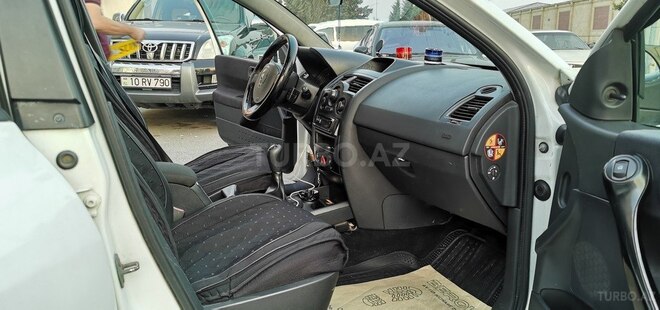 Renault Megane-16