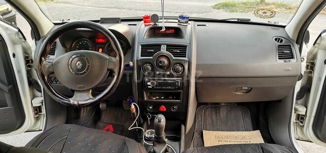 Renault Megane-11