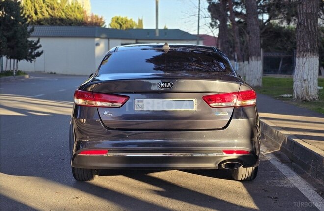 Kia K5-8