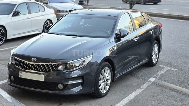 Kia K5-3