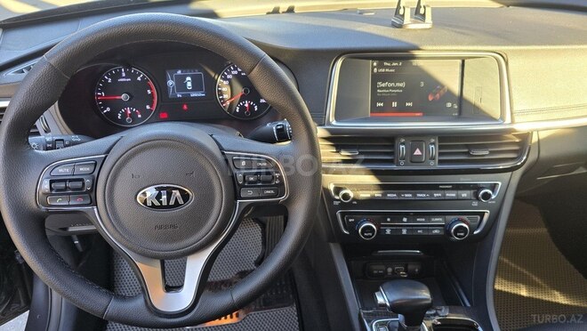 Kia K5-10