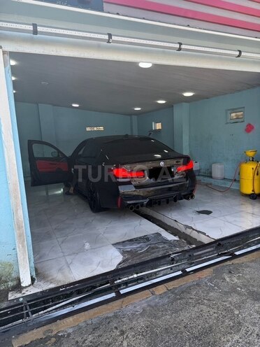 BMW 530-11