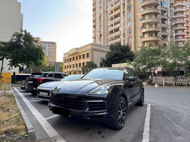 Porsche Cayenne-1