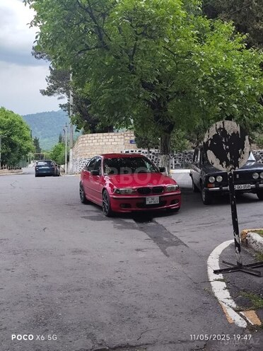 BMW 320 2003, 176,583 km - 2.2 l - Zaqatala