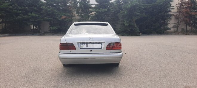 Mercedes E 230 1996, 290,000 km - 2.3 l - Sumqayıt