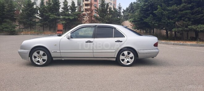 Mercedes E 230 1996, 290,000 km - 2.3 l - Sumqayıt